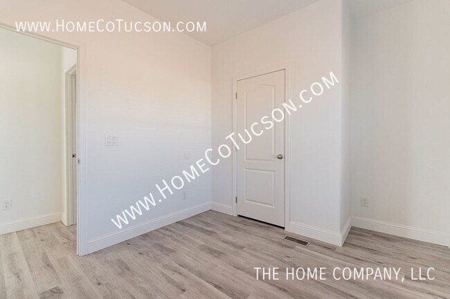 Building Photo - 11550 S Nogales Hwy