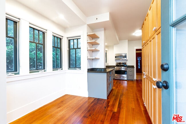 Building Photo - 2544 3rd St