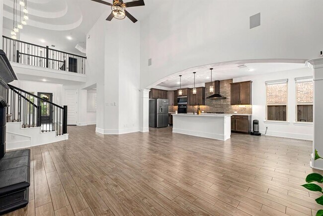 Building Photo - 16202 Coyote Run Ln
