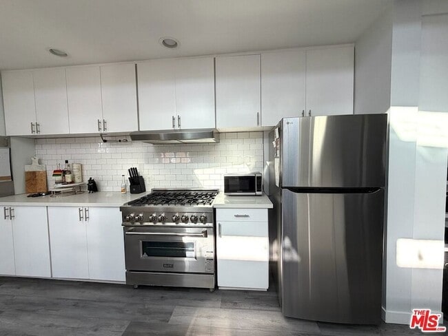 Building Photo - 46 Rose Ave