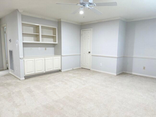 Building Photo - 4226 Roaring Rapids Dr