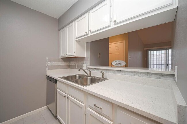 Building Photo - 2120 El Paseo St
