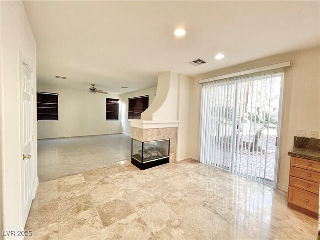 Building Photo - 1590 Sabatini Dr