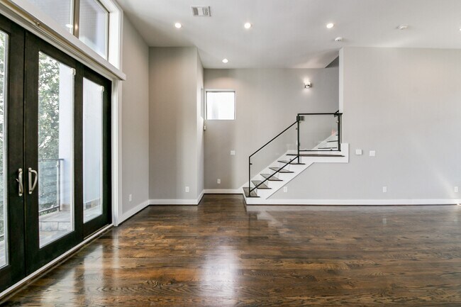 Building Photo - 3215 Garrow St