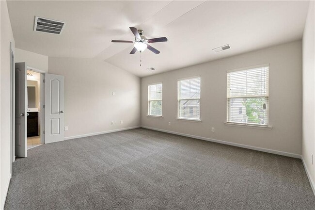 Building Photo - 2462 Whiteoak Run