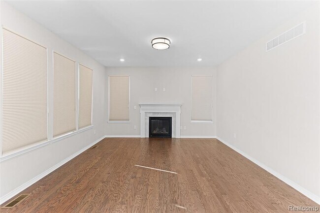 Building Photo - 2951 Andlaur Dr
