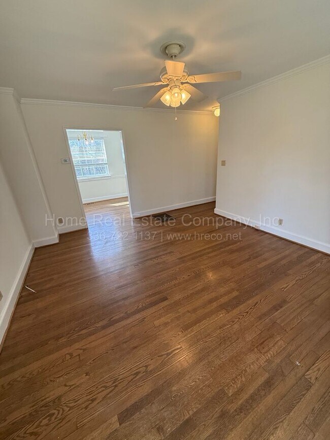 Building Photo - 806 N Avalon Rd