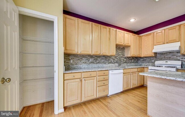 Building Photo - 11485 Carriage Gate Ct