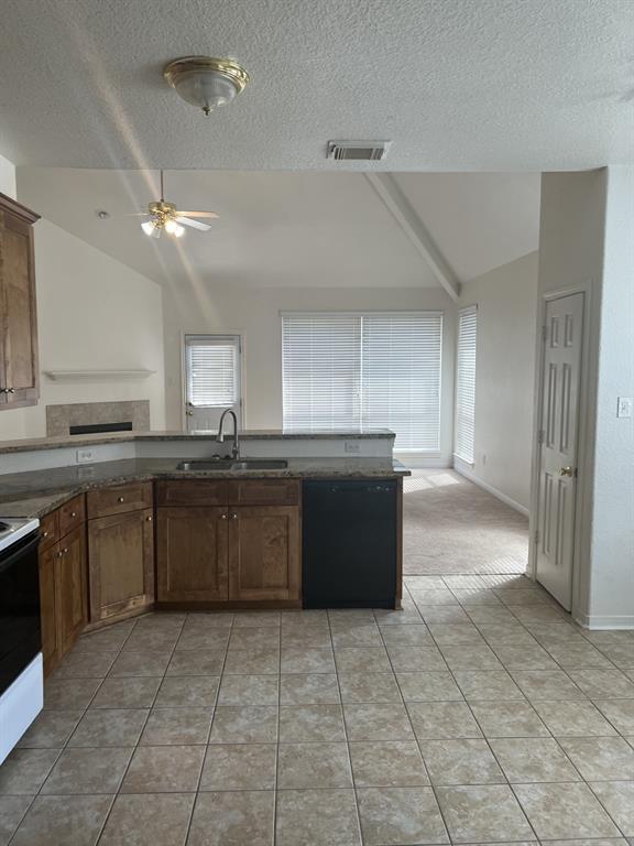 Building Photo - 13433 Hidden Valley Dr
