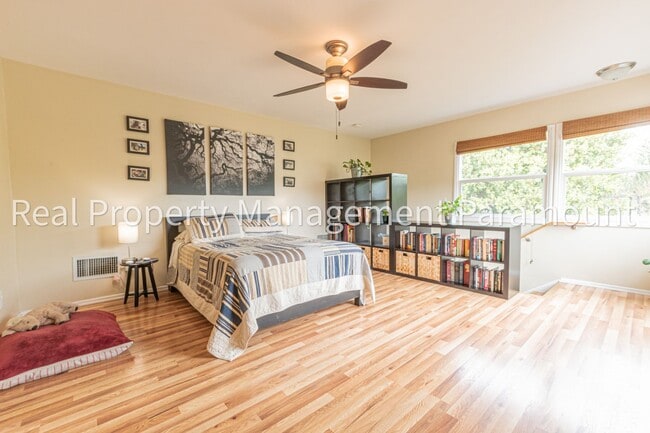 Building Photo - Modern, Eco-Friendly 4BR Home with Views i...
