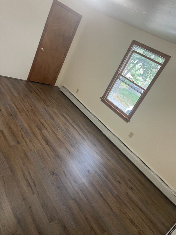 Building Photo - 33 Larch St