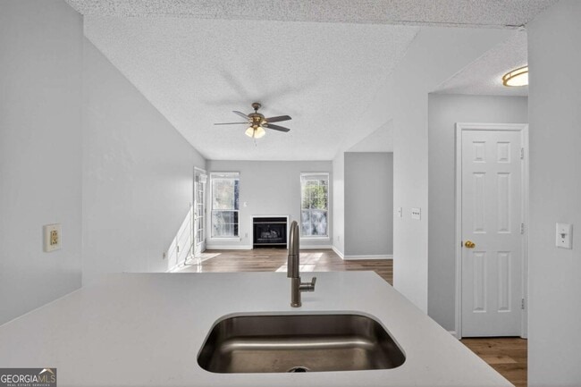 Building Photo - 423 Granville Ct