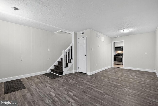 Building Photo - 5708 Mitchell Rd