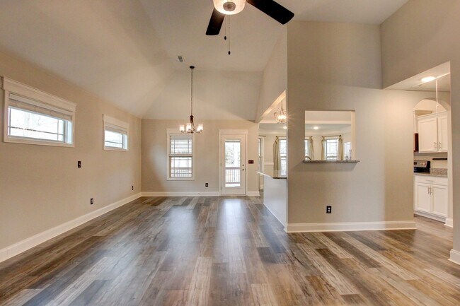 Building Photo - Sharp 3bed 2 ba.  upgrades throughout.