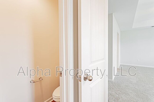 Building Photo - 409 Wards Creek Way