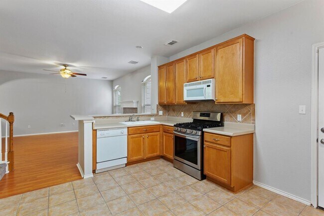 Building Photo - 1720 Briarton Ln S