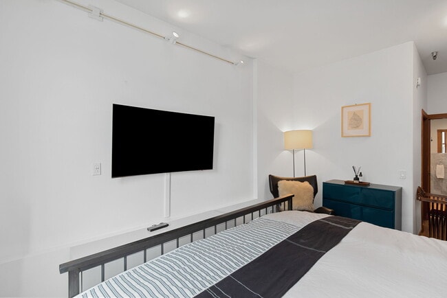 Building Photo - 1406 Harvard Ave