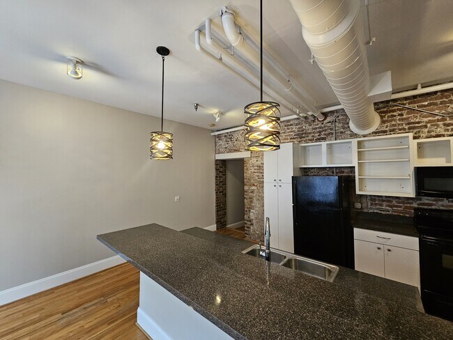 Building Photo - 1417 Market St