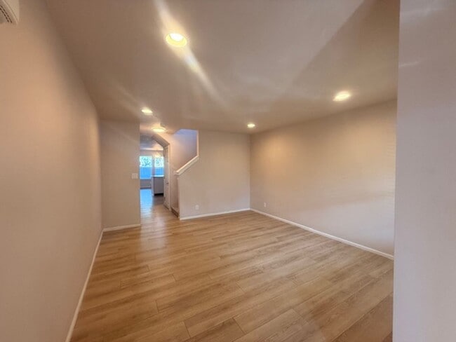 Building Photo - wilc04