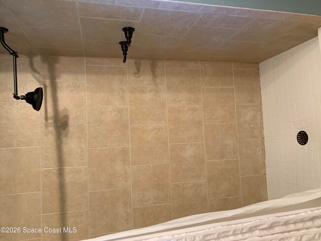 Building Photo - 920 Briarwood Blvd NE