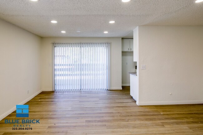 Building Photo - 5452 Corteen Pl