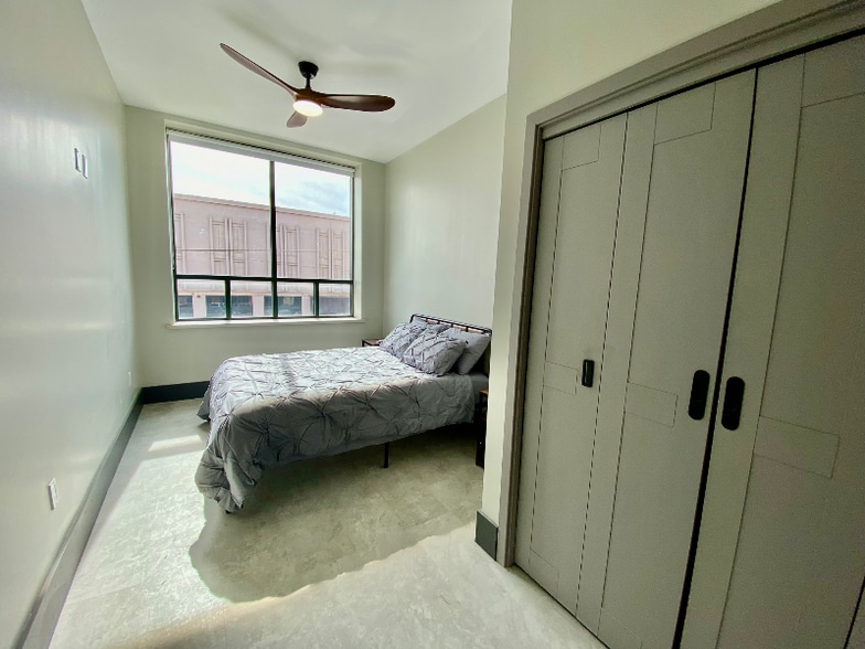 Building Photo - 116 E Randolph Ave