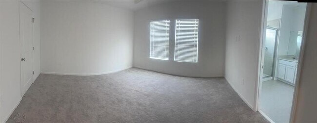 Building Photo - 2584 Skyline Lp