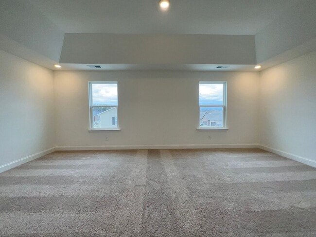 Building Photo - Spacious Townhome Located Minutes from Downtown Gallatin and Hendersonville!