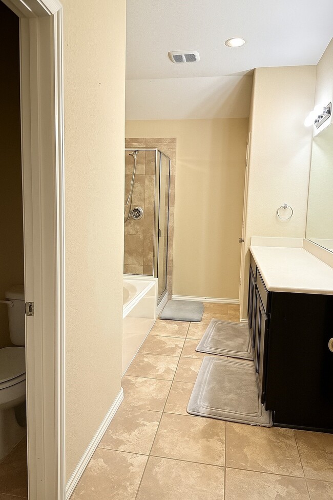 Building Photo - 6861 Dogwood Cliff Ln