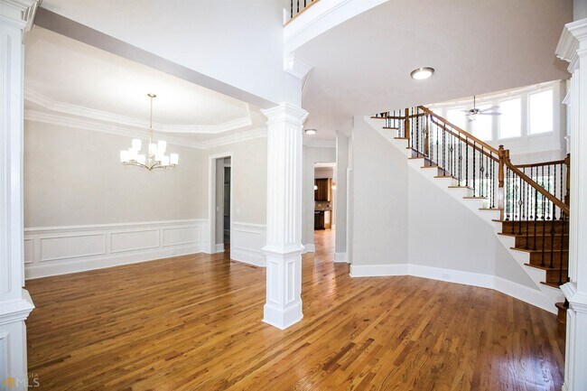 Building Photo - 1660 Briergate Dr