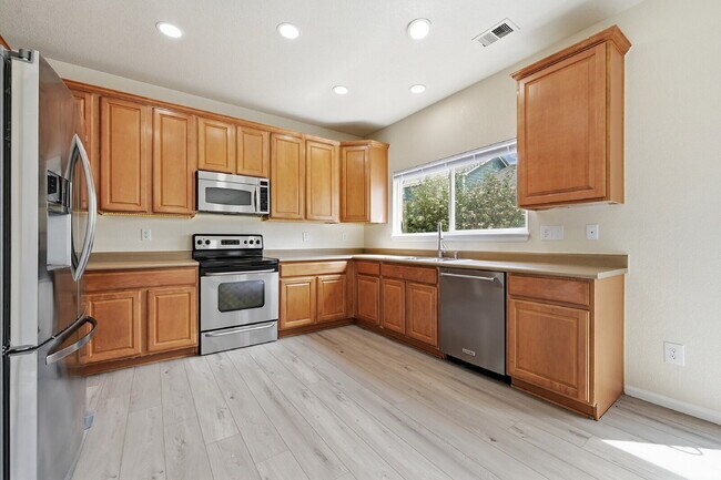 Building Photo - $2,740.95 - 3 Bed, 2 Bath Home in Thornton with Central AC and In Unit Laundry!