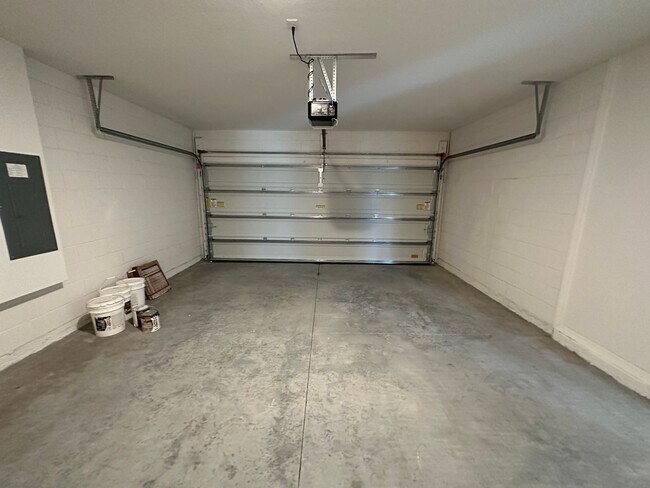 Building Photo - Brand new 3 bedroom 2 bathroom home in desired Indian Lake Estates