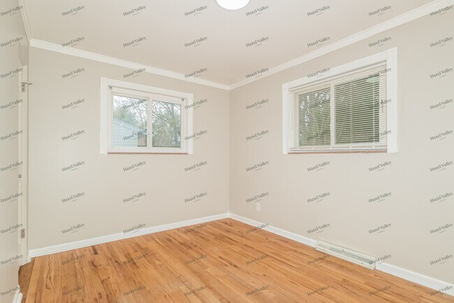 Building Photo - 1835 Shirlene Dr