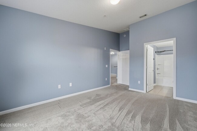 Building Photo - 6925 Ortega Woods Dr