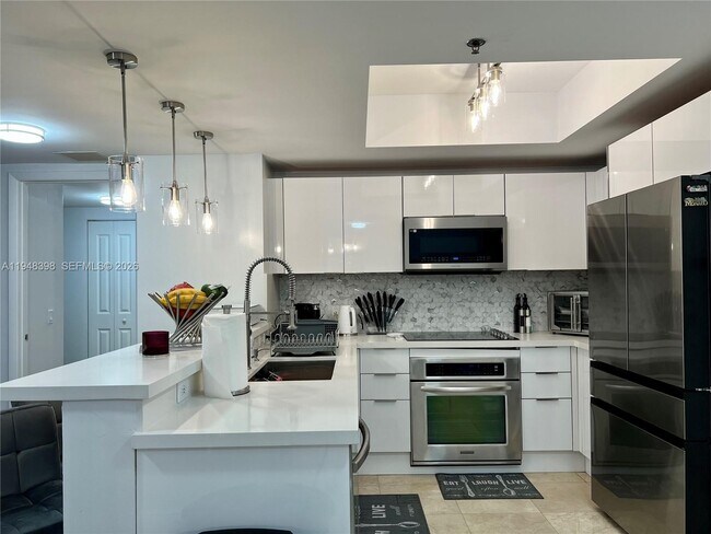 Building Photo - 2681 N Flamingo Rd