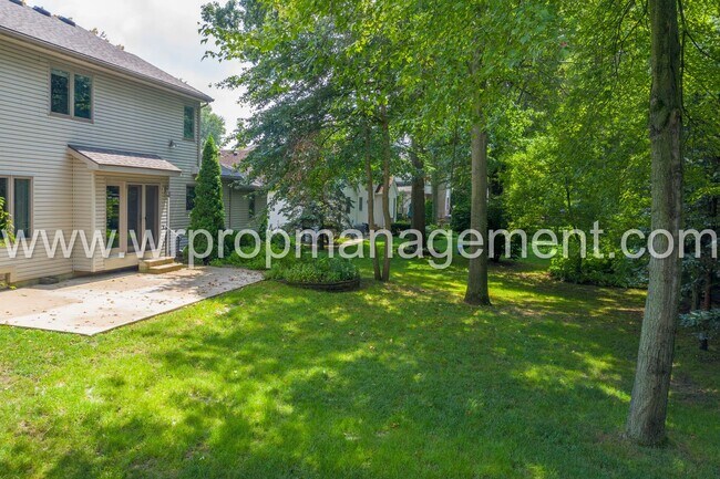 Building Photo - 4 Bed 3 Bath Home in Lambertville
