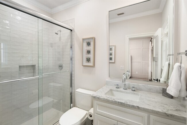 Building Photo - 3537 Villanova St