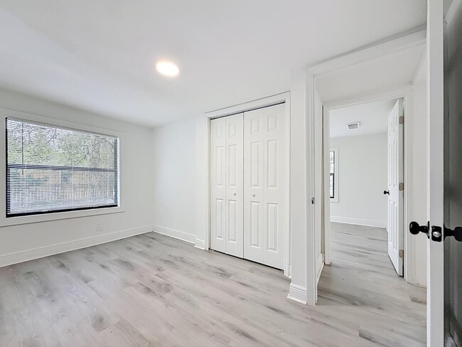 Building Photo - 8414 N 20th St