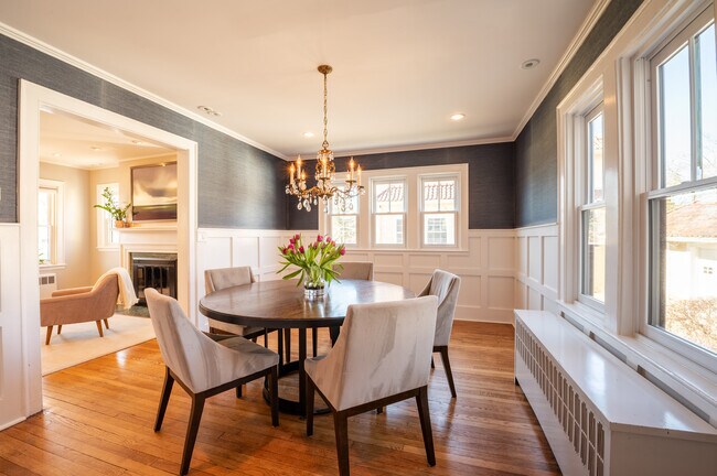 Building Photo - 23 Sherwood Ave