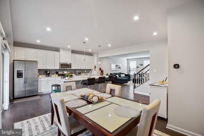 Building Photo - 7843 Otterbein Way