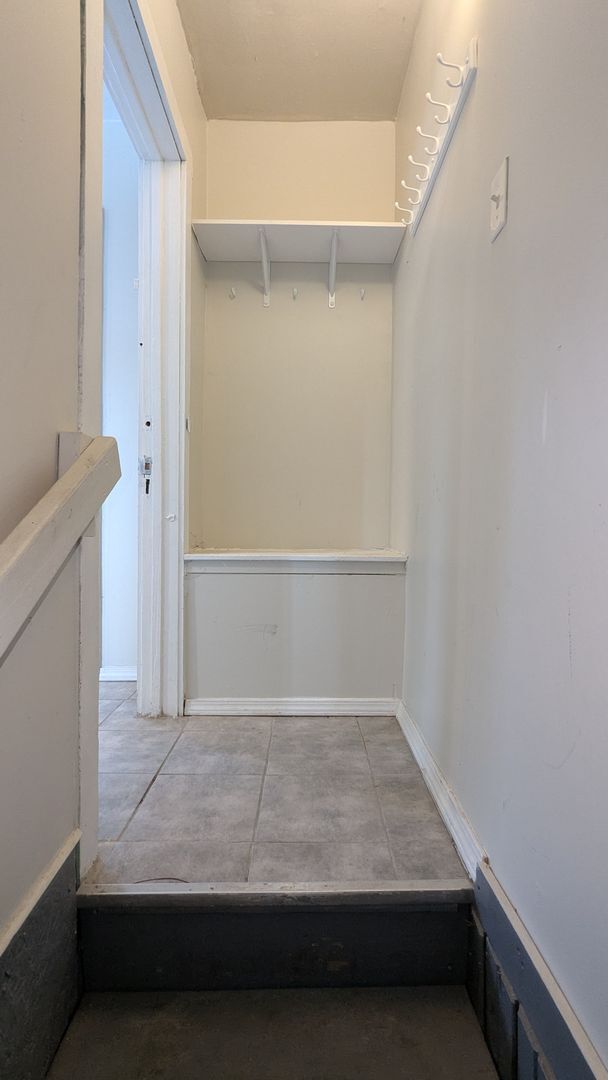 Building Photo - Charming 3-bedroom, 1-bathroom home located in the heart of Akron