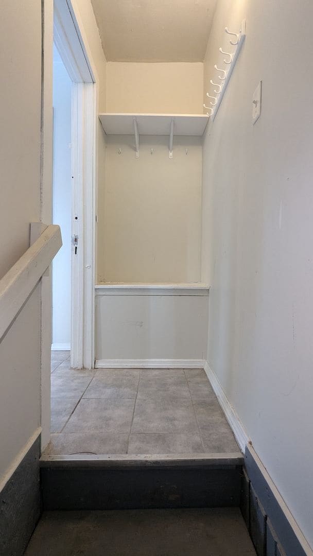 Building Photo - LEASING SPECIAL! Charming 3-Bedroom, 1-Bathroom Home in the Heart of Akron