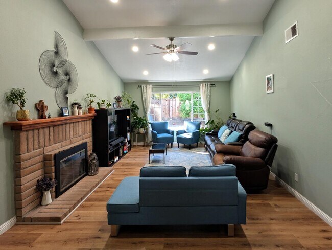 Building Photo - 416 Rumsey Ct