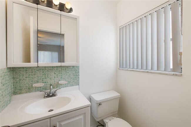 Building Photo - 5900 NE 22nd Way