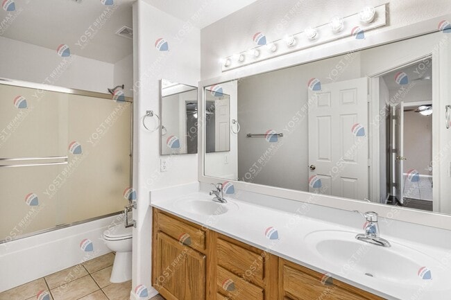 Building Photo - Quaint townhome in Tierra Palmas!