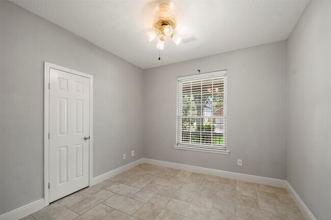 Building Photo - 6214 Pebble Canyon Ct