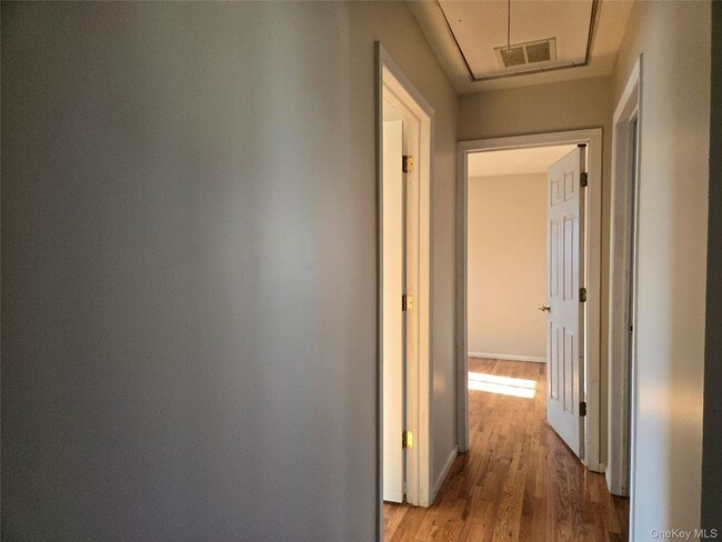 Building Photo - 73 Pearsall Ave