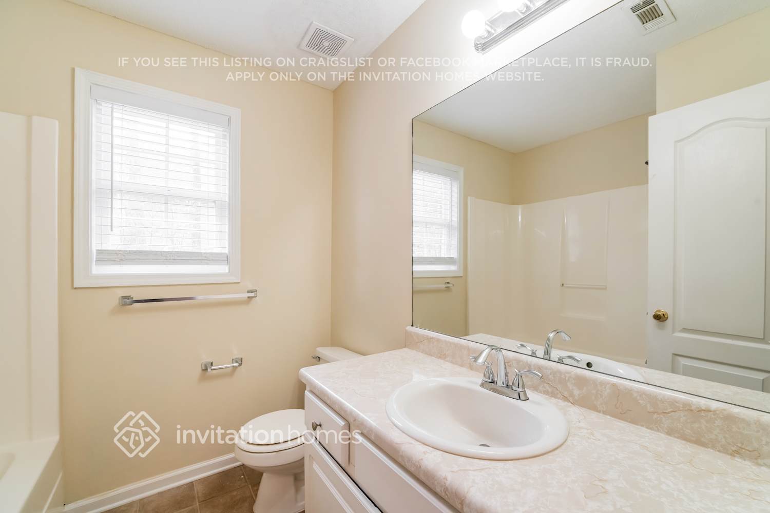 Building Photo - 3061 Ridgeview Dr