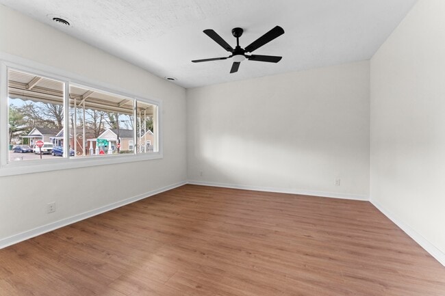 Building Photo - Trek Rentals