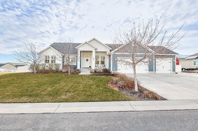 Building Photo - Beautiful 6-Bedroom Home in Eagle Mountain!
